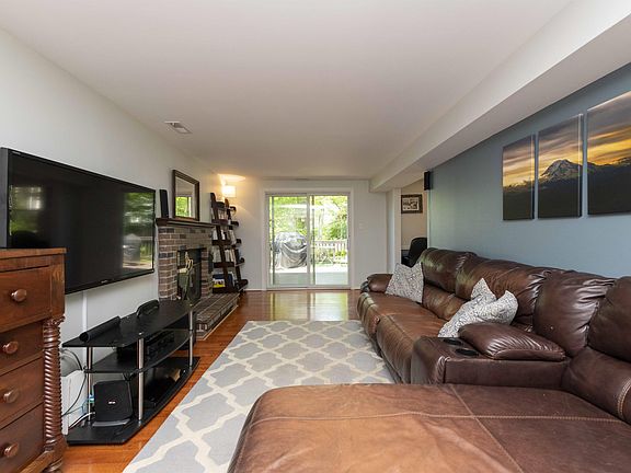 3rd image of 10803 Santa Clara Dr