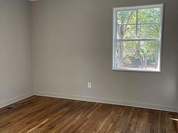 5th image of 105 Lakeview Dr