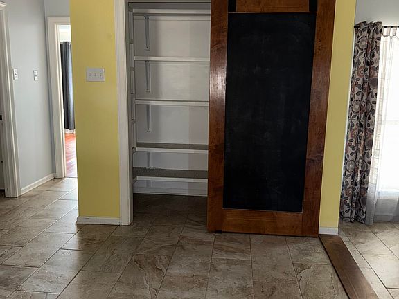 5th image of 1034 Hollow Oaks Rd