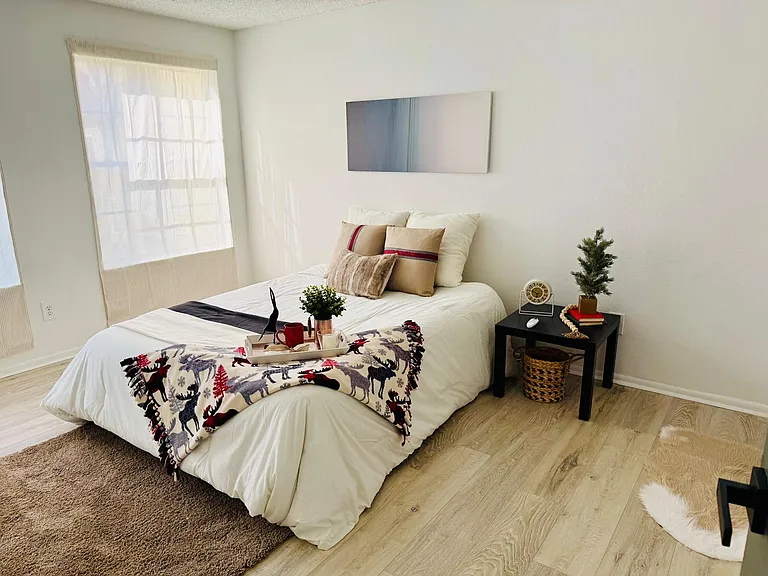 216 Afton Sq #202 — Photo 4