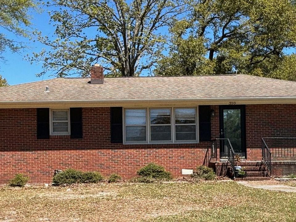 1st image of 322 Pine Hills Dr