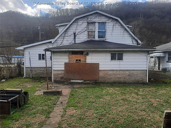 3rd image of 11734 Maccorkle Ave SE