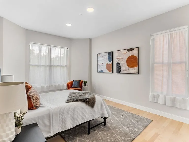 124 Warren St #401 — Photo 15