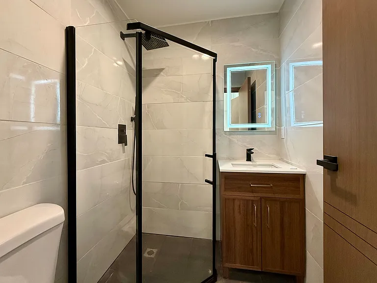 1929 N Commonwealth Ave #211 — Photo 9
