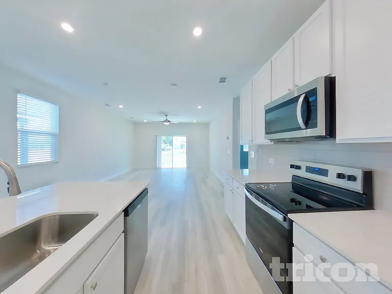 64 Brazil Nut Cir — Photo 6