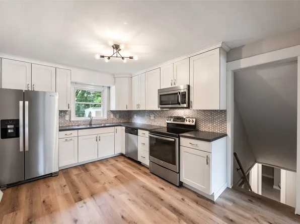 1515 Chance Ct, Adel, IA 50003