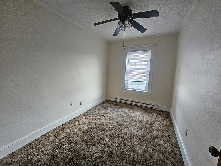 281-283 E Main St — Photo 13