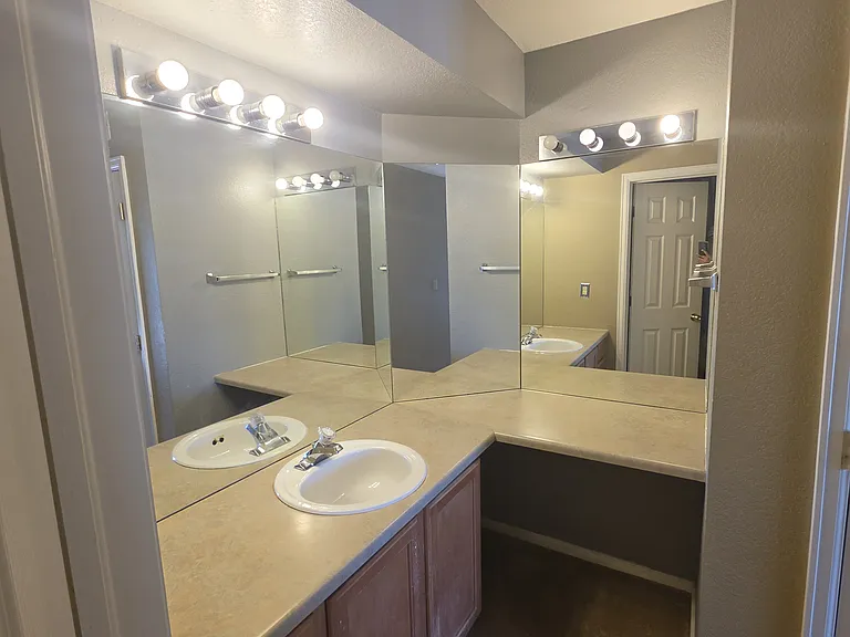 9150 E Arbor Cir #F — Photo 6