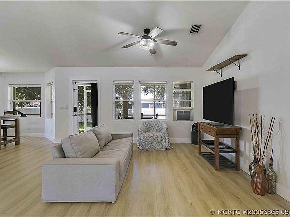 3rd image of 5901 Hickory Dr