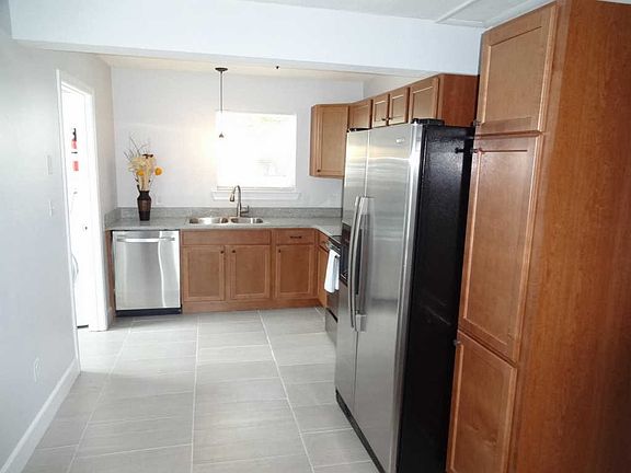 4th image of 220 Indian Oaks Dr #220