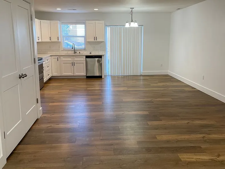 2805 W Marina Dr — Photo 4