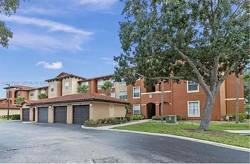 5554 Metrowest Blvd Photo 1