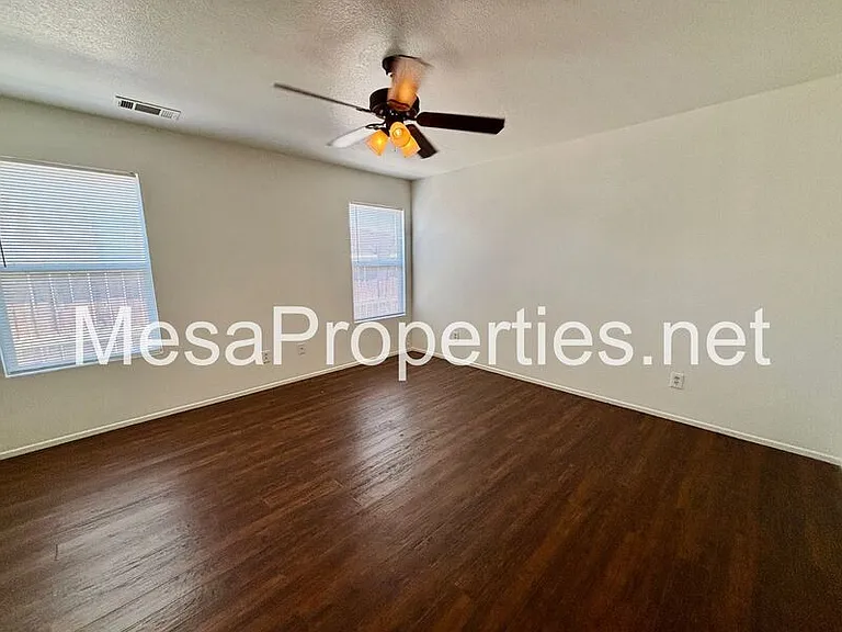 15083 Brown Ln — Photo 8