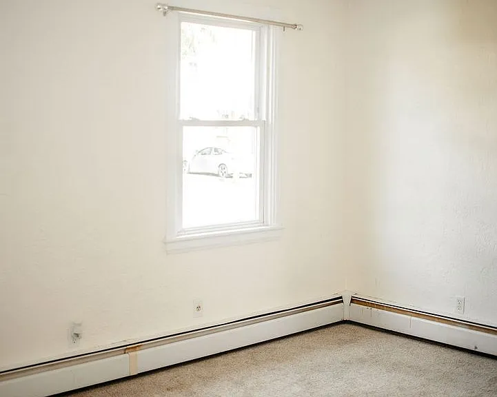 1078 Kelly Dr — Photo 5