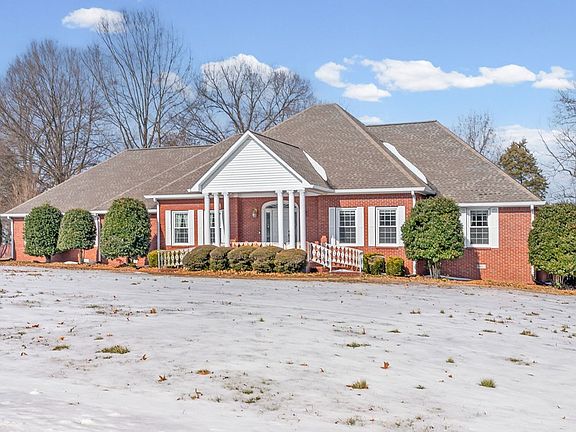 4th image of 162 Anderson Dr