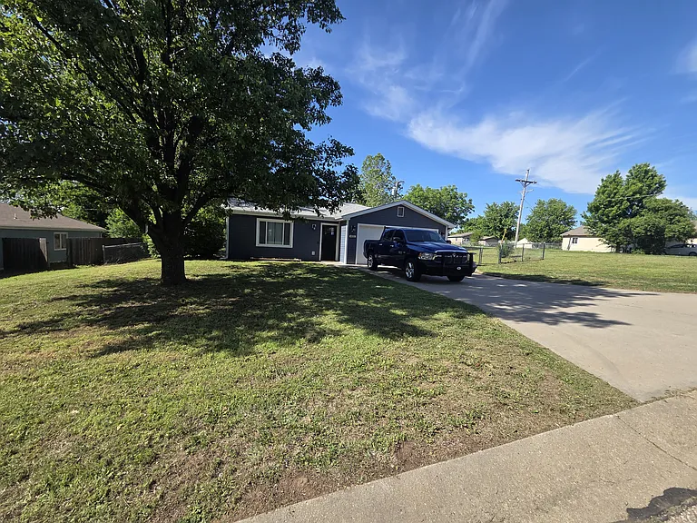 401 Stallion St — Photo 13
