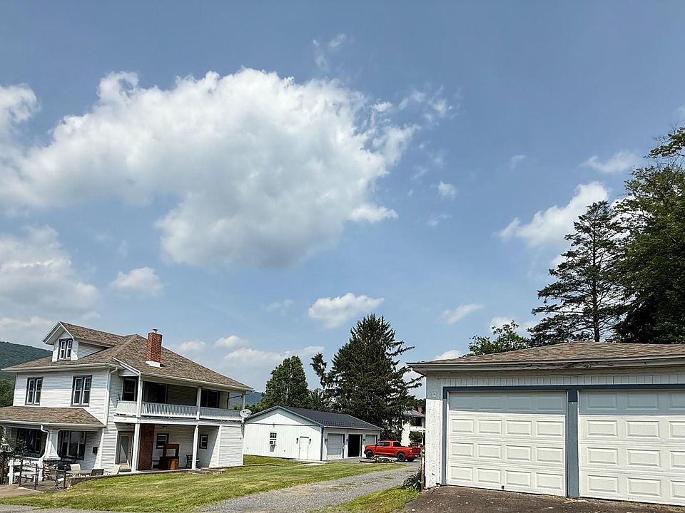 2nd image of 800 Main St
