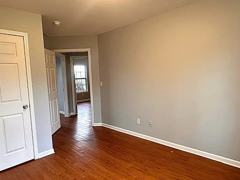 Chilewich Apartments — Photo 38