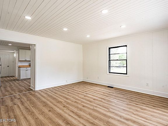 5th image of 507 E Inskip Dr