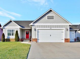 923 N Trail Drive Cir, Mulvane, KS 67110