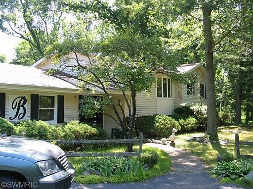 3rd image of 35824 Riverview Dr