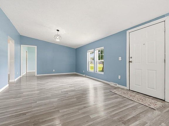 4th image of 710 Front St