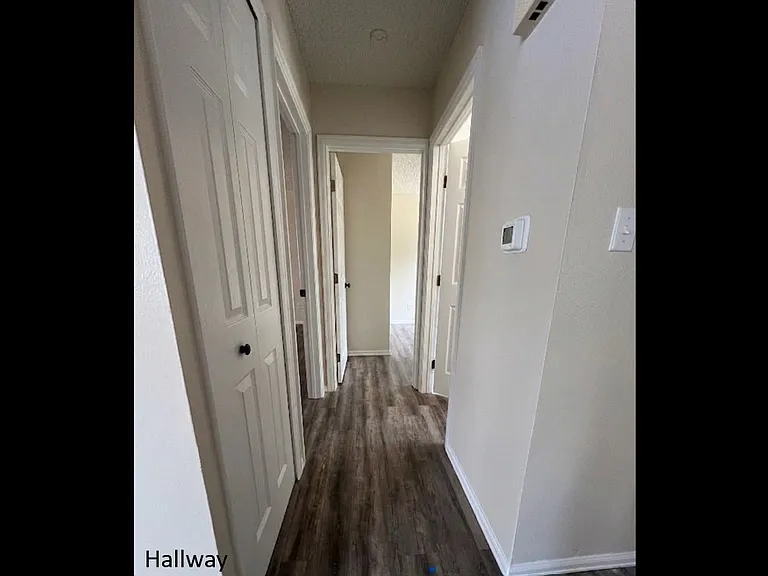 3872 Surrey Ln — Photo 10