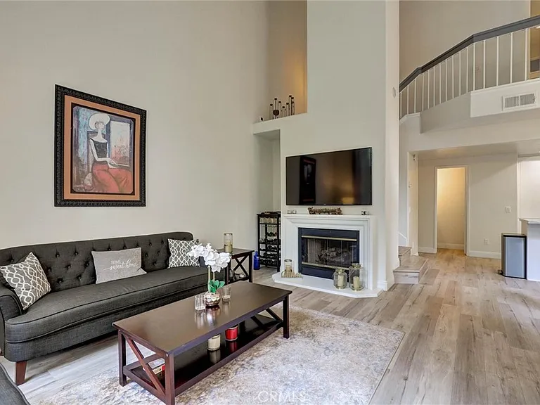 6 Nightingale Dr — Photo 7