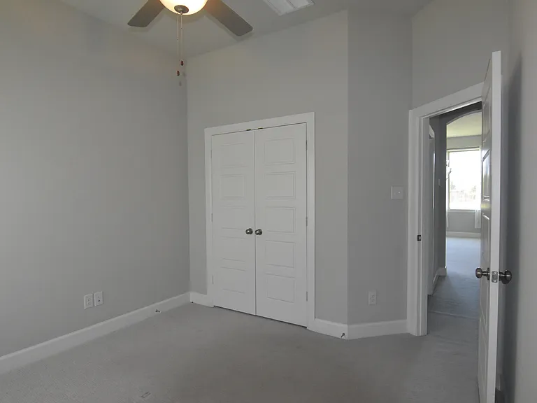 2900 Bluff Creek Dr — Photo 16
