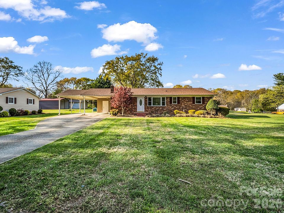 1st image of 913 Webb Rd