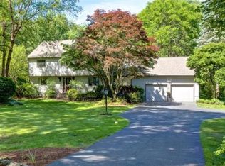 12 Juniper Ln, Framingham, MA 01701