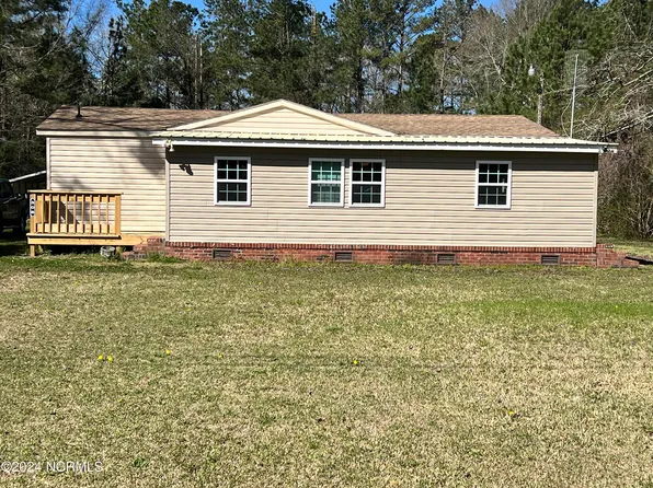 308 James Avenue, Lake Waccamaw, NC 28450