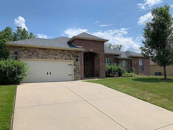 4th image of 128 Greystone Dr