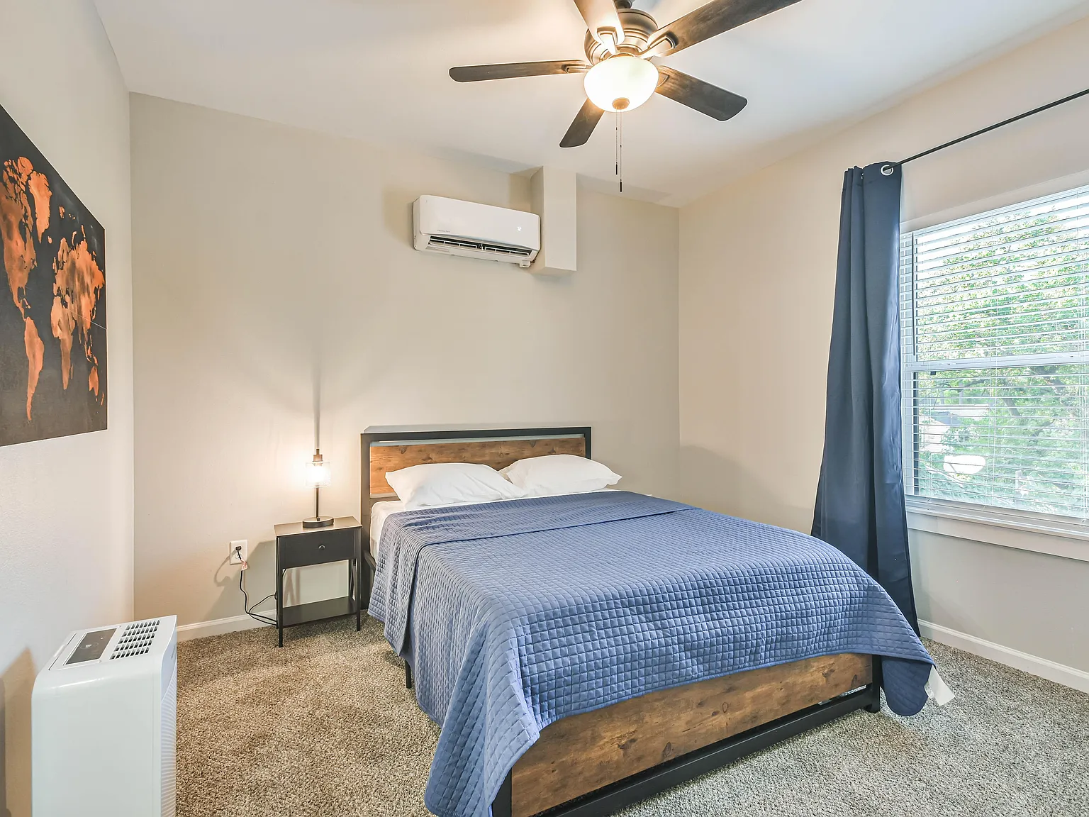4 bed, 5.0 bath, 1600 sqft, $1,070 — Photo 1