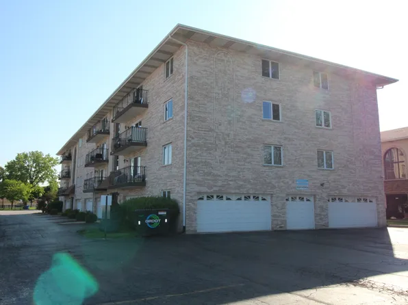 6248 S Gullikson Rd APT 4E, Chicago, IL 60638