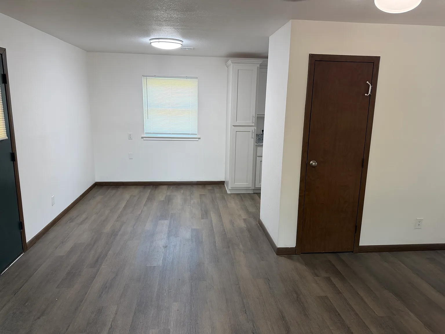 3 bed, 1050 sqft, $1,195 — Photo 3