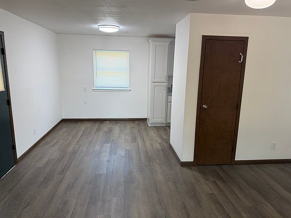 3rd image of 119 Plainview Dr