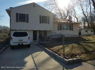 3 Metedeconk Ln, Lakewood, NJ