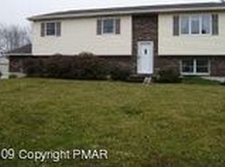 490 Rainbow Dr, Stroudsburg, PA 18360