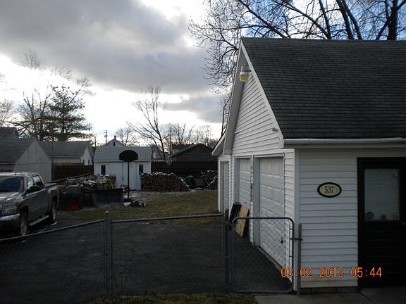 4th image of 537 Park St