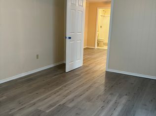 202 W 13th St #1, Hope, AR 71801