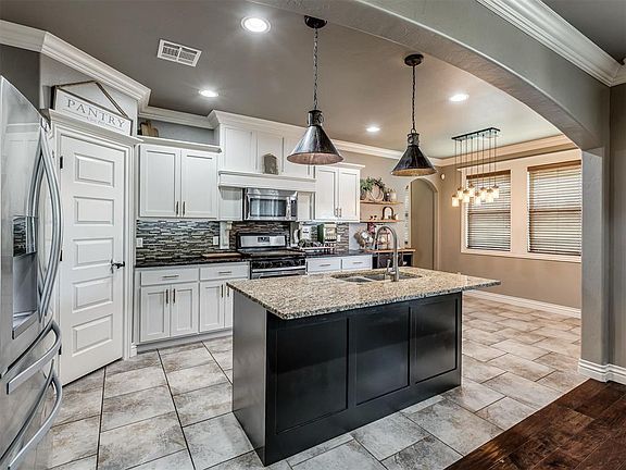 3rd image of 1404 Katelyn Ct