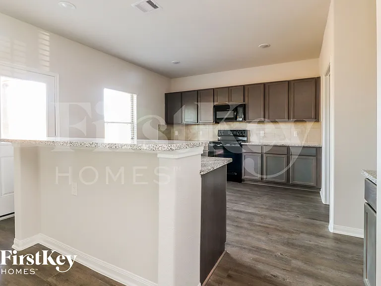 14705 Country Club Dr — Photo 7