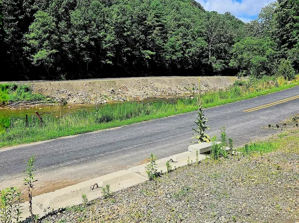 99 Phillips Rd, Burnsville, NC 28714