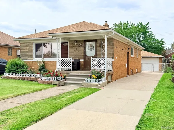 8152 Potomac Ave, Center Line, MI 48015