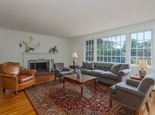 5 Castle Heights Rd, Andover, MA 01810