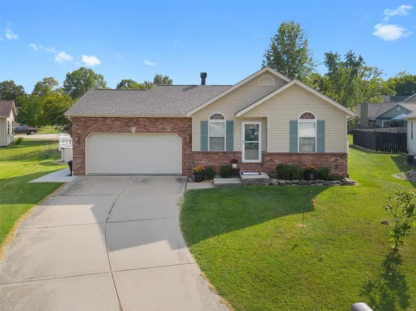 1306 Lynn St, Highland, IL 62249