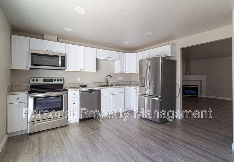 19019 SE 12th Way — Photo 4