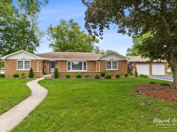 528 W Washington St, Momence, IL 60954