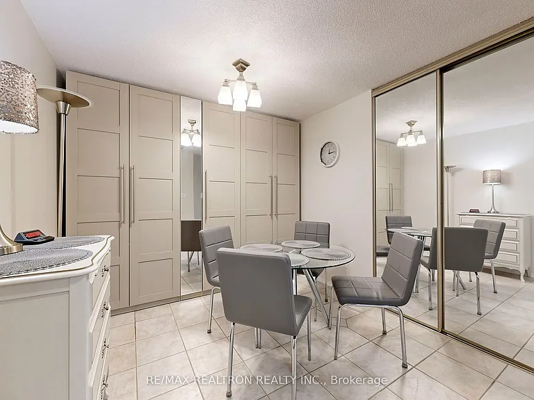 326 Major Mackenzie Dr E #307 — Photo 21